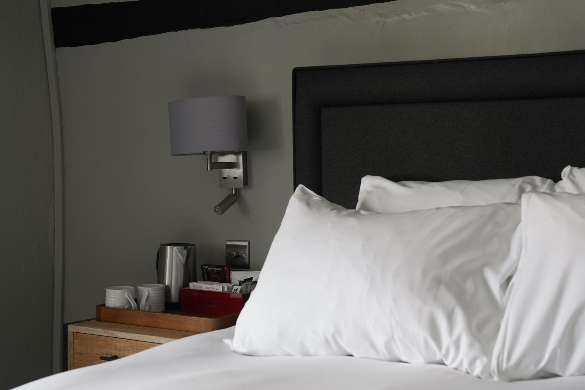 The Windmill Hotel Мейдстън Екстериор снимка