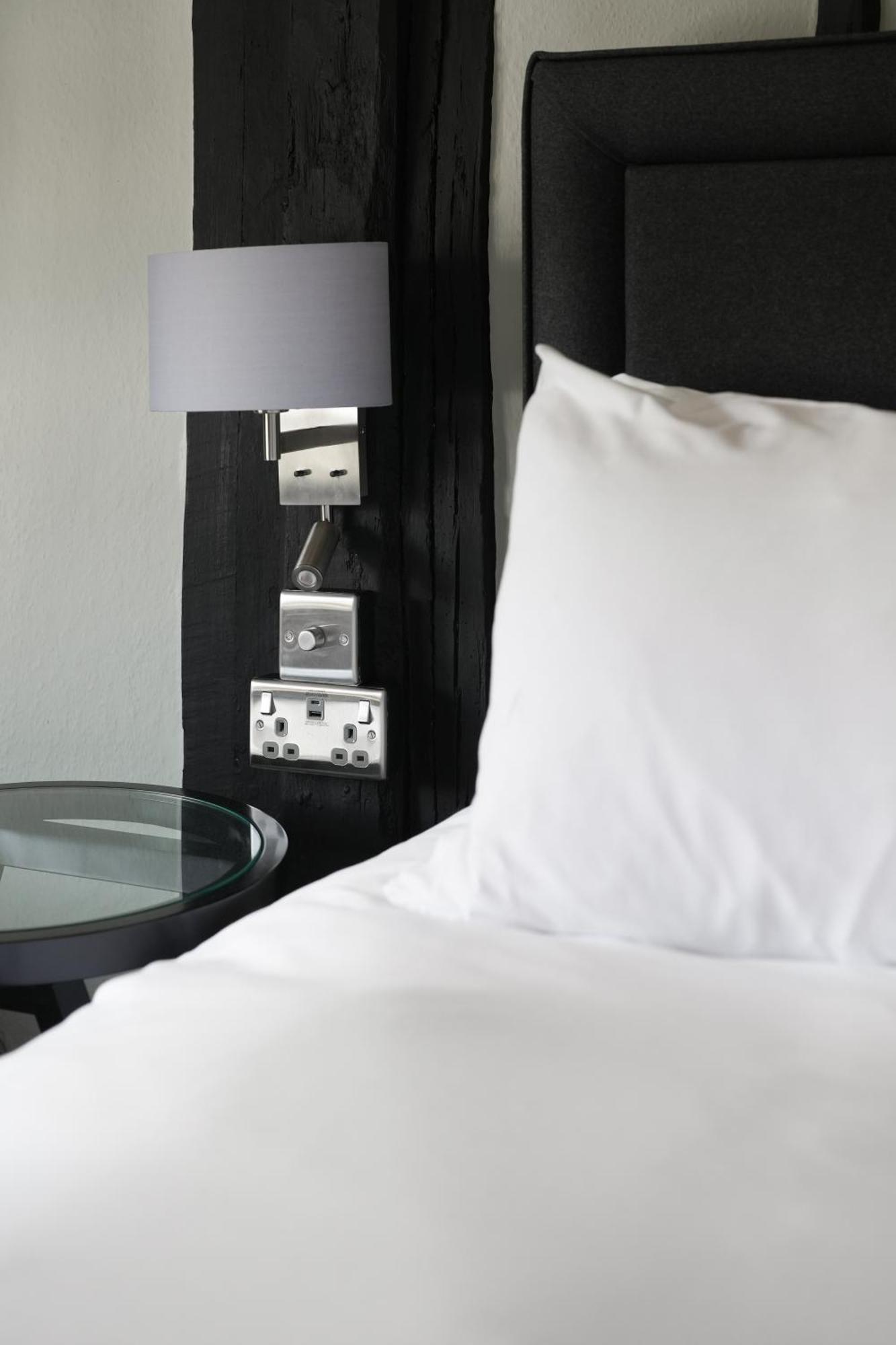 The Windmill Hotel Мейдстън Екстериор снимка