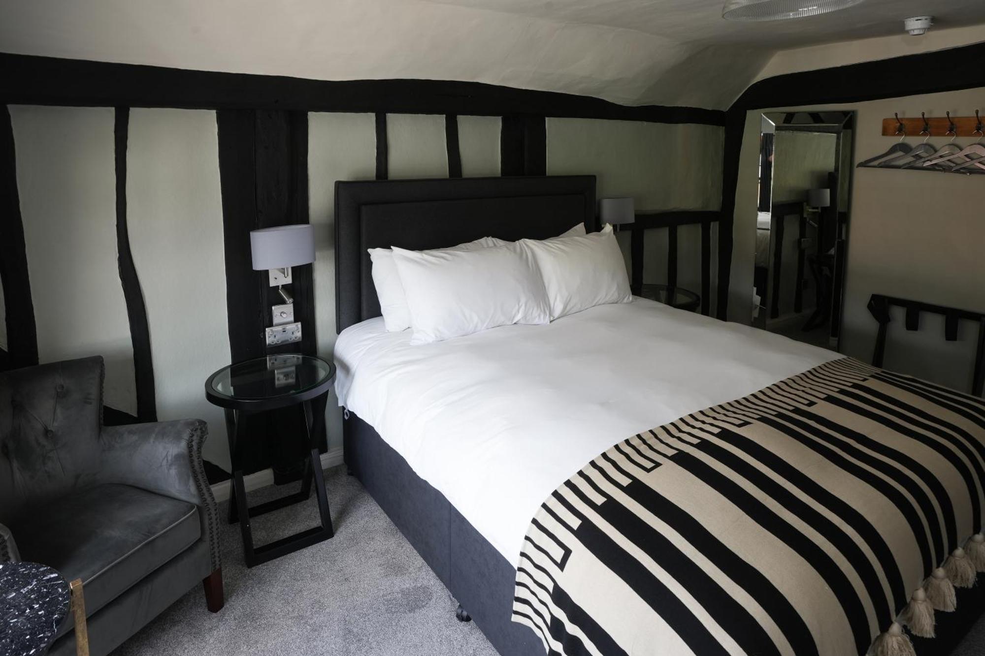 The Windmill Hotel Мейдстън Екстериор снимка