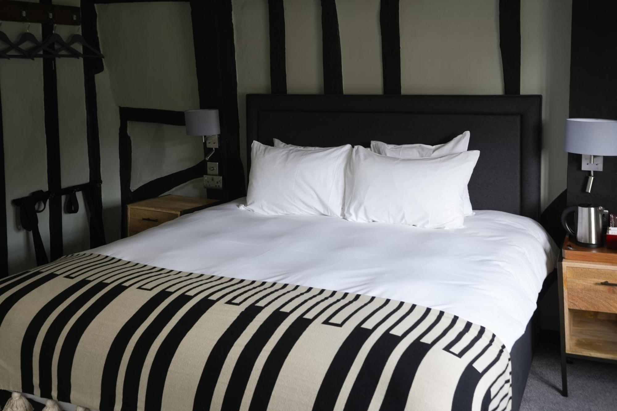 The Windmill Hotel Мейдстън Екстериор снимка