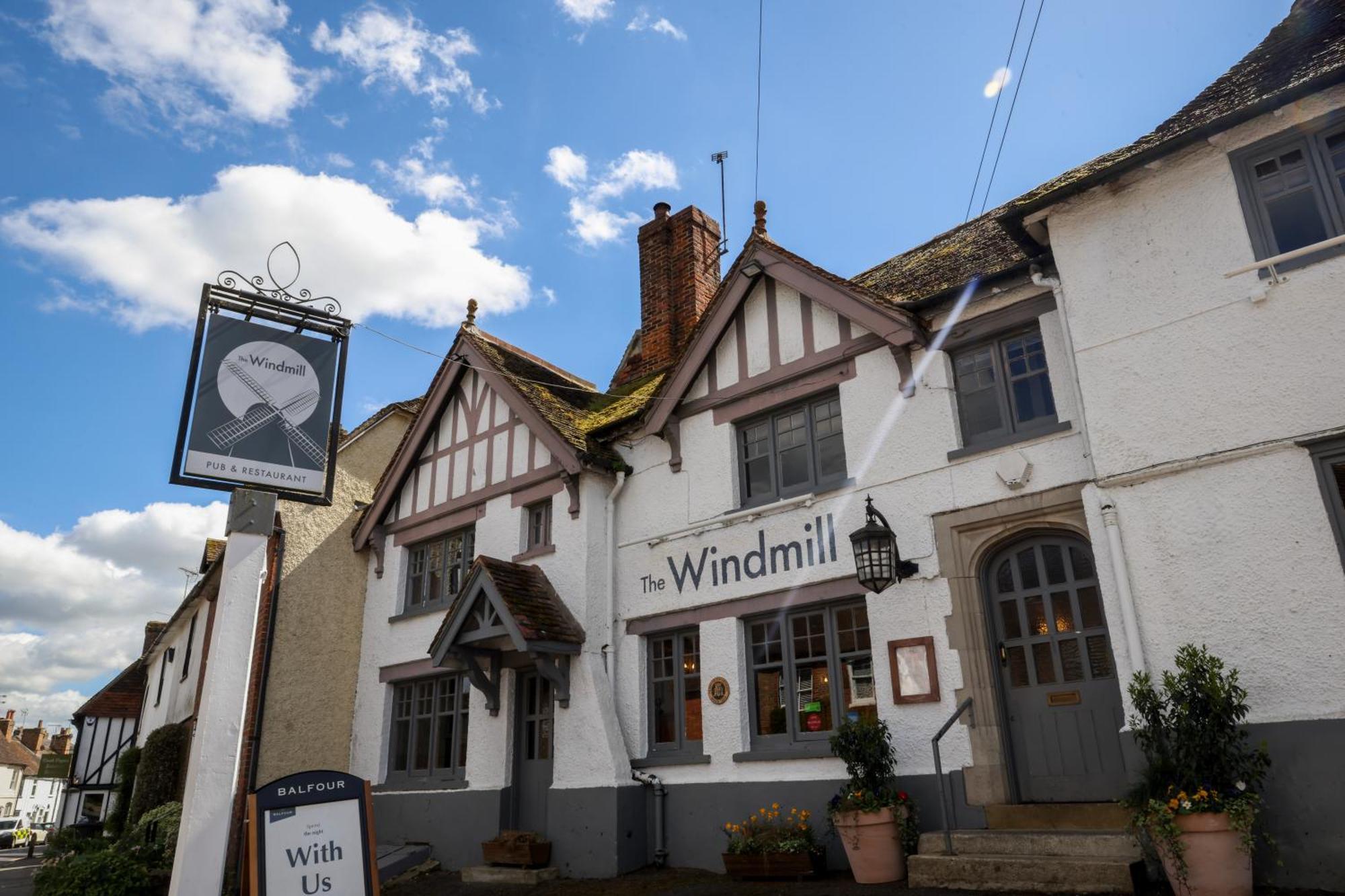 The Windmill Hotel Мейдстън Екстериор снимка