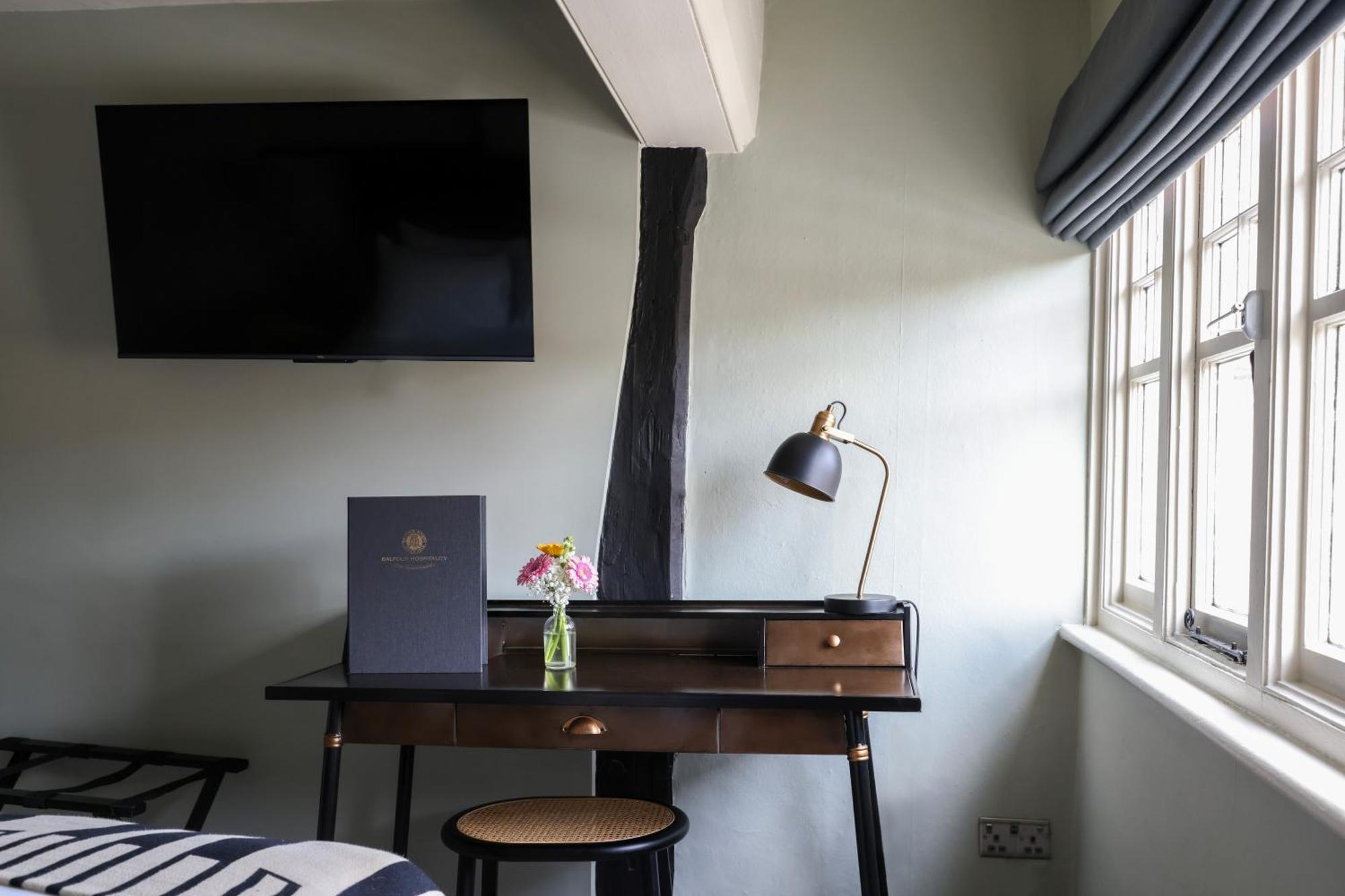 The Windmill Hotel Мейдстън Екстериор снимка