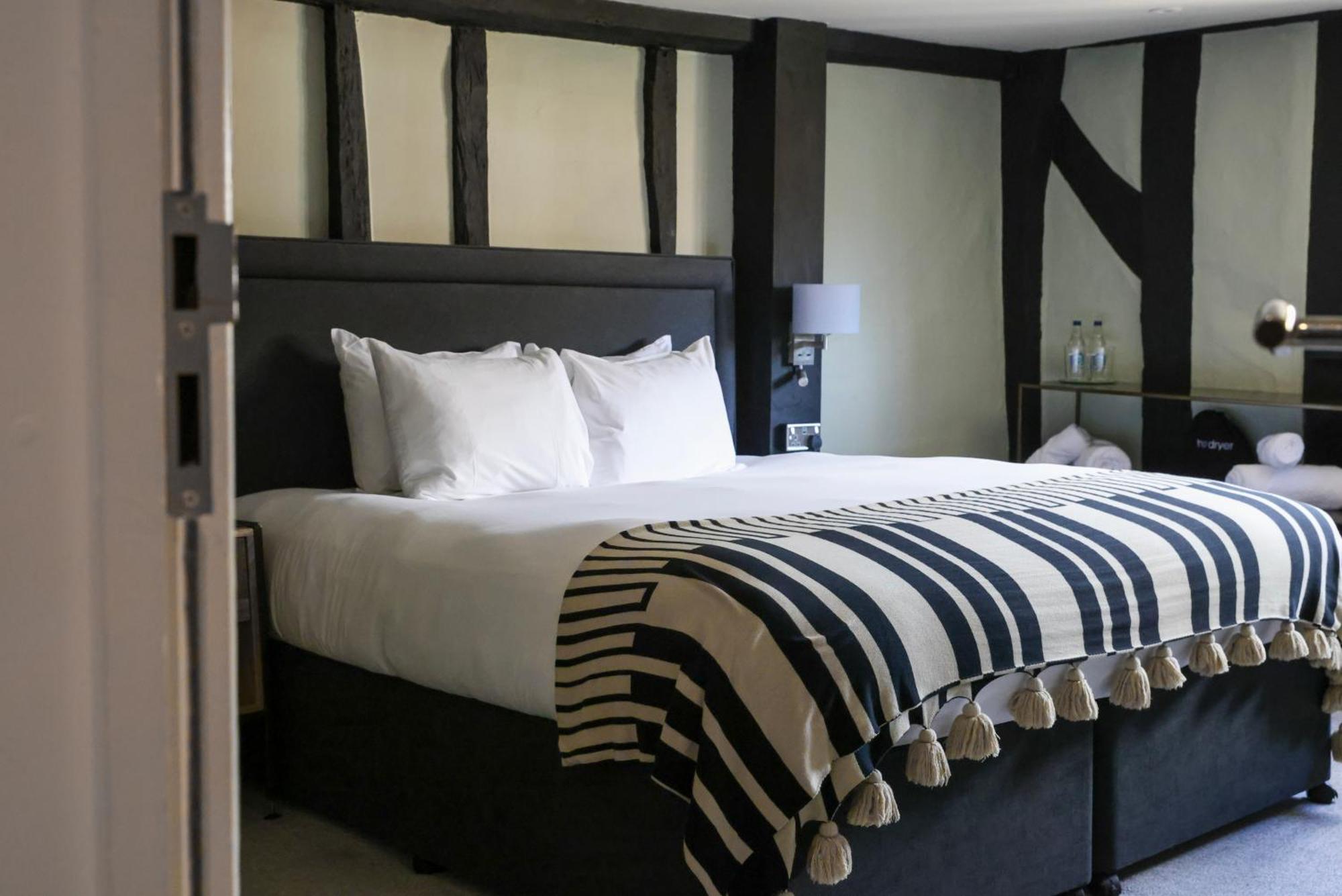 The Windmill Hotel Мейдстън Екстериор снимка