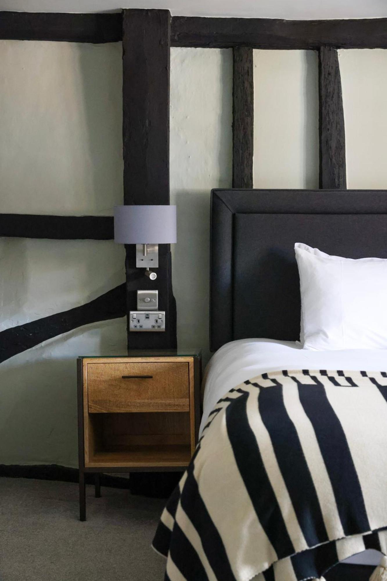 The Windmill Hotel Мейдстън Екстериор снимка