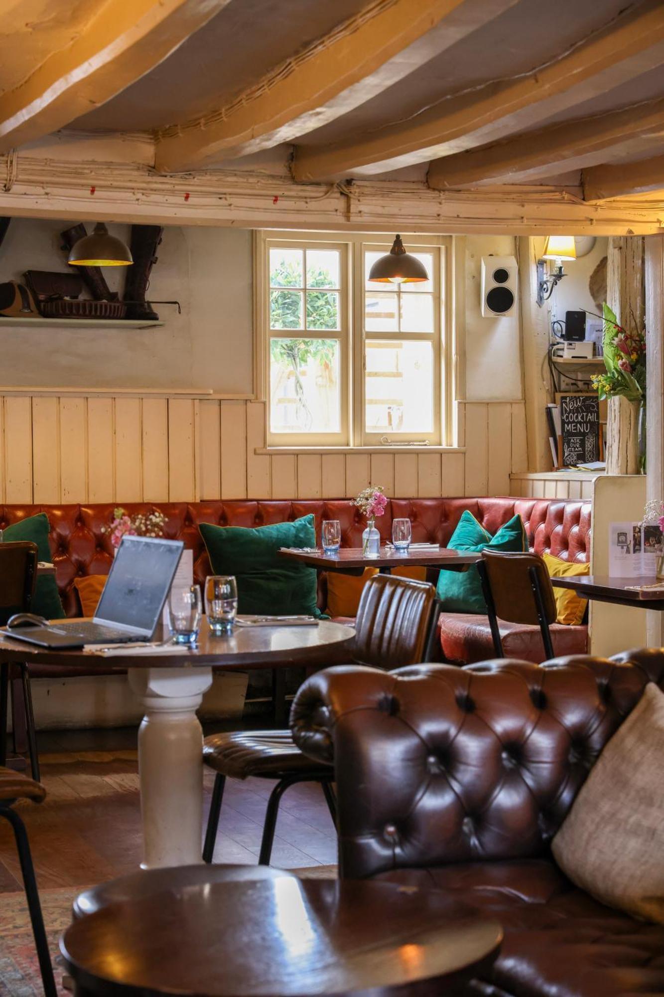 The Windmill Hotel Мейдстън Екстериор снимка