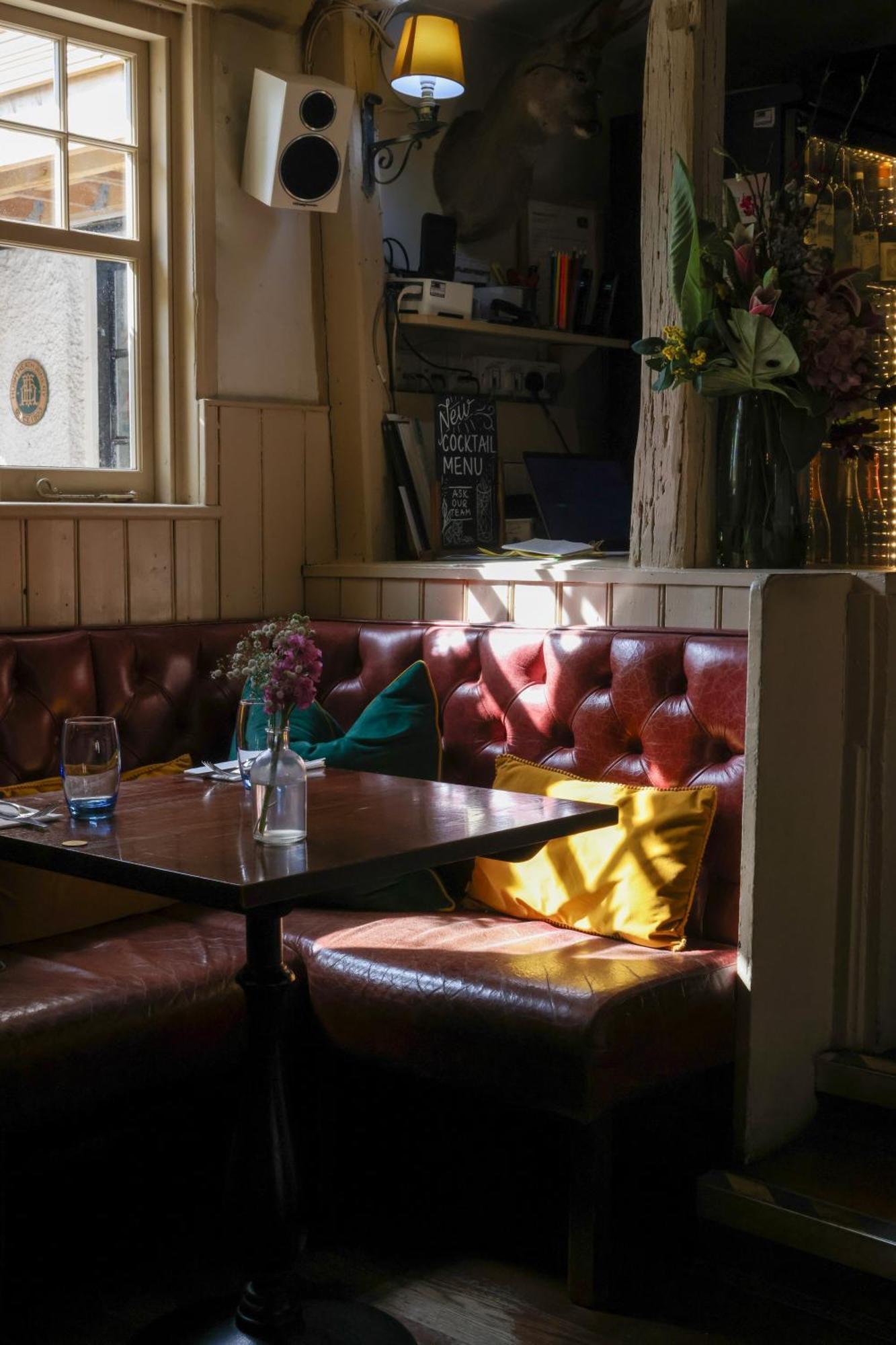 The Windmill Hotel Мейдстън Екстериор снимка